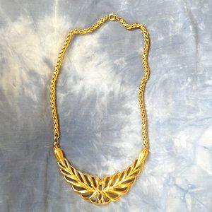 Trifari Vintage Gold tone Necklace